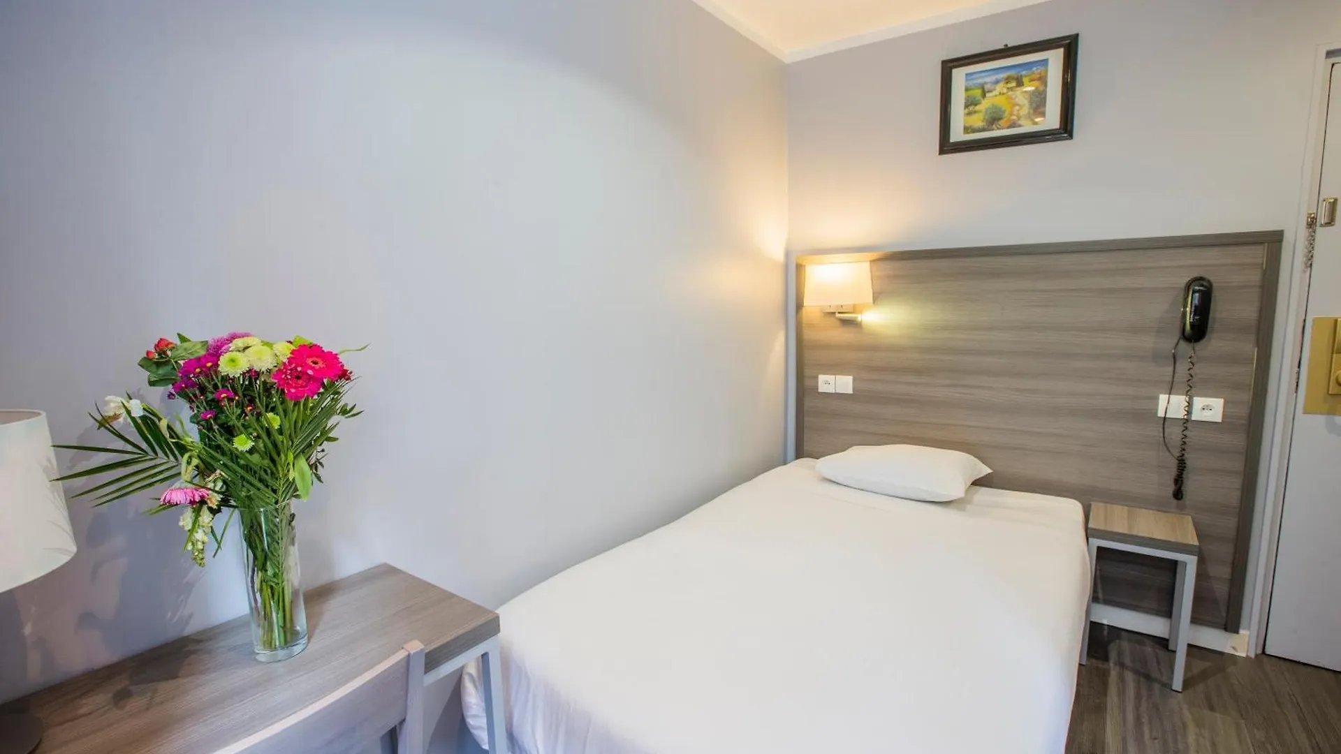Hotel Hipotel Paris Père-Lachaise République