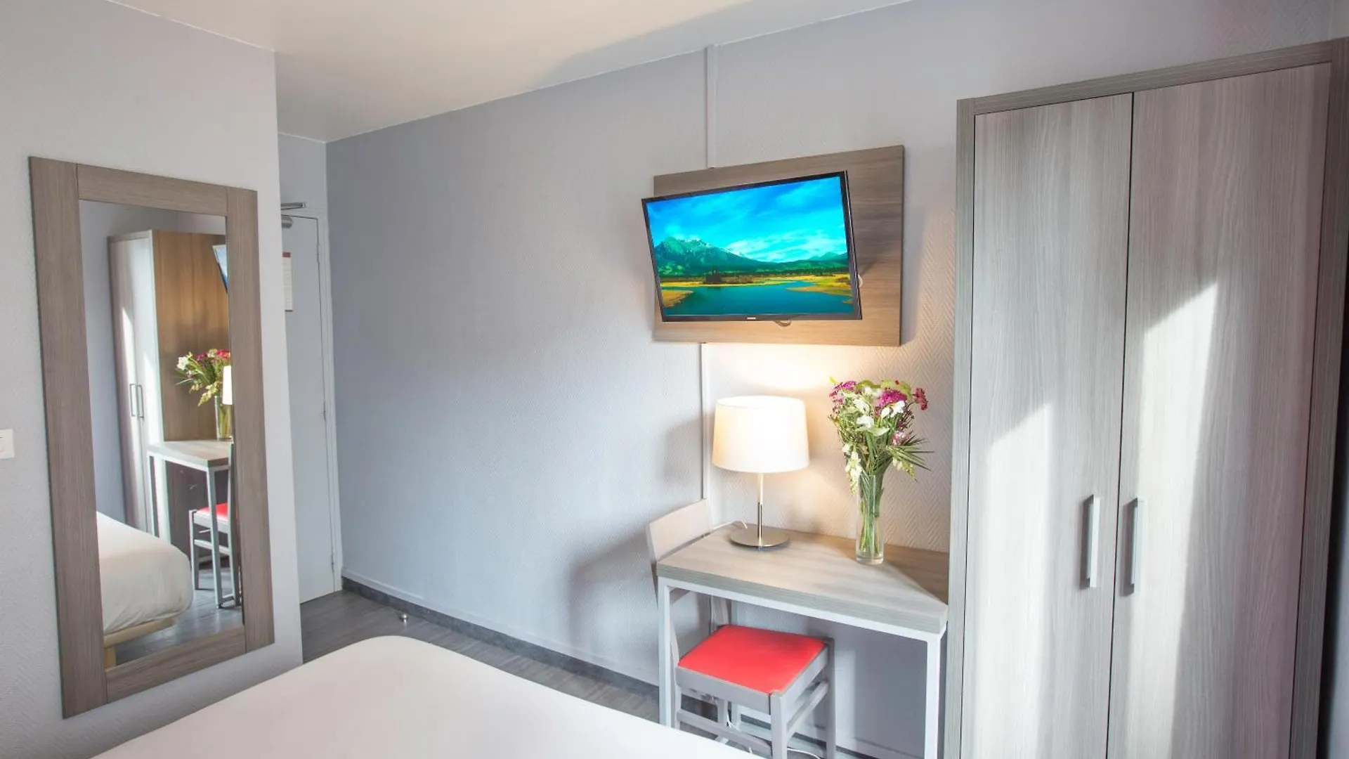 Hotel Hipotel Paris Pere-Lachaise Republique
