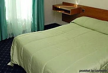 Hotel Hipotel Paris Père-Lachaise République