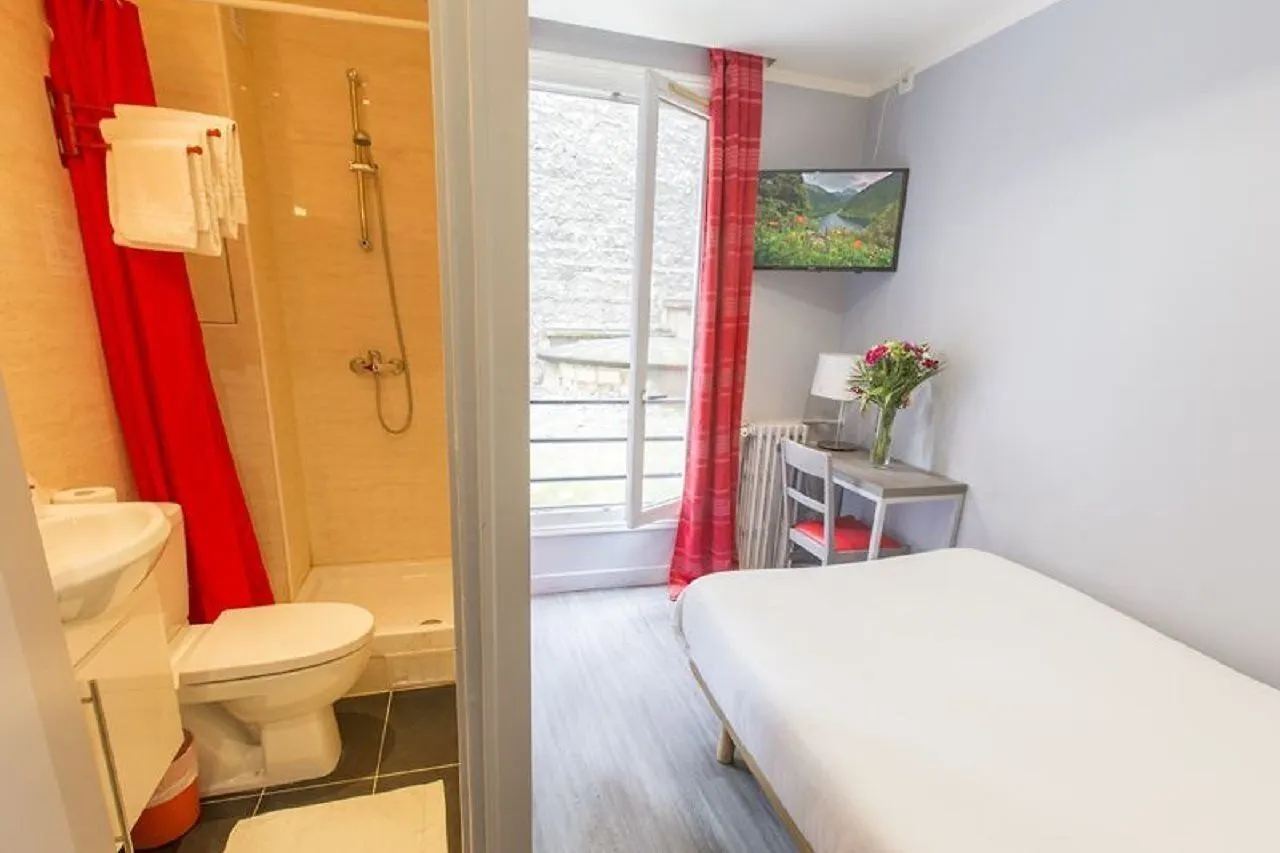 Hipotel Paris Pere-Lachaise Republique Otel