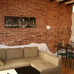 Rustic 2 Bedroom Poble Sec , Barcellona Spagna