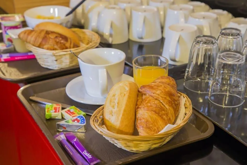 Hipotel Paris Pere-Lachaise Republique Hotel