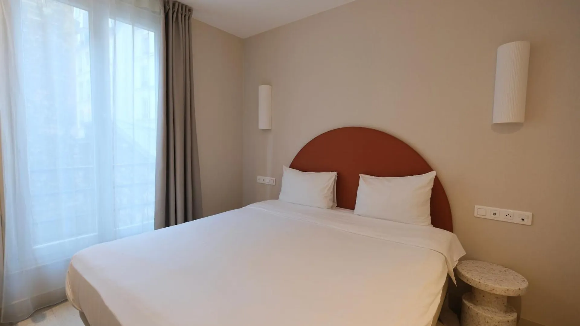 Hipotel Paris Pere-Lachaise Republique Hotel