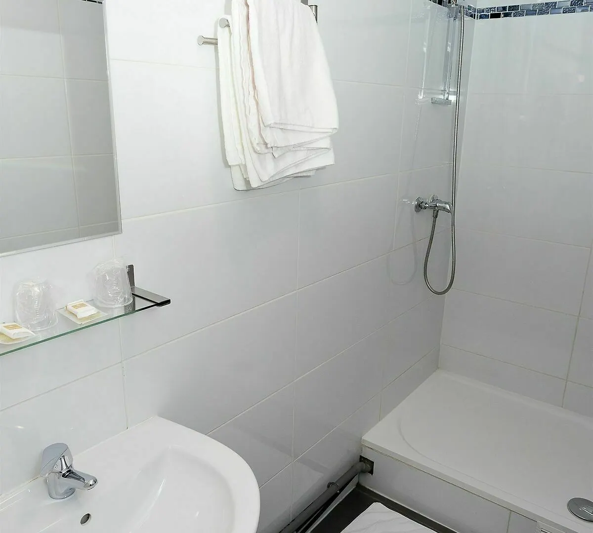 Hotel Hipotel Paris Pere-Lachaise Republique